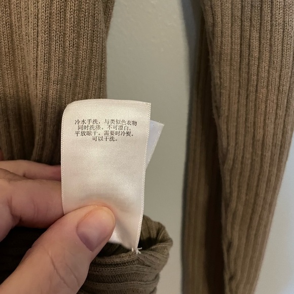 DKNY BEIGE Ribbed 100% Cotton Sweater Size Large - Picture 10 of 13